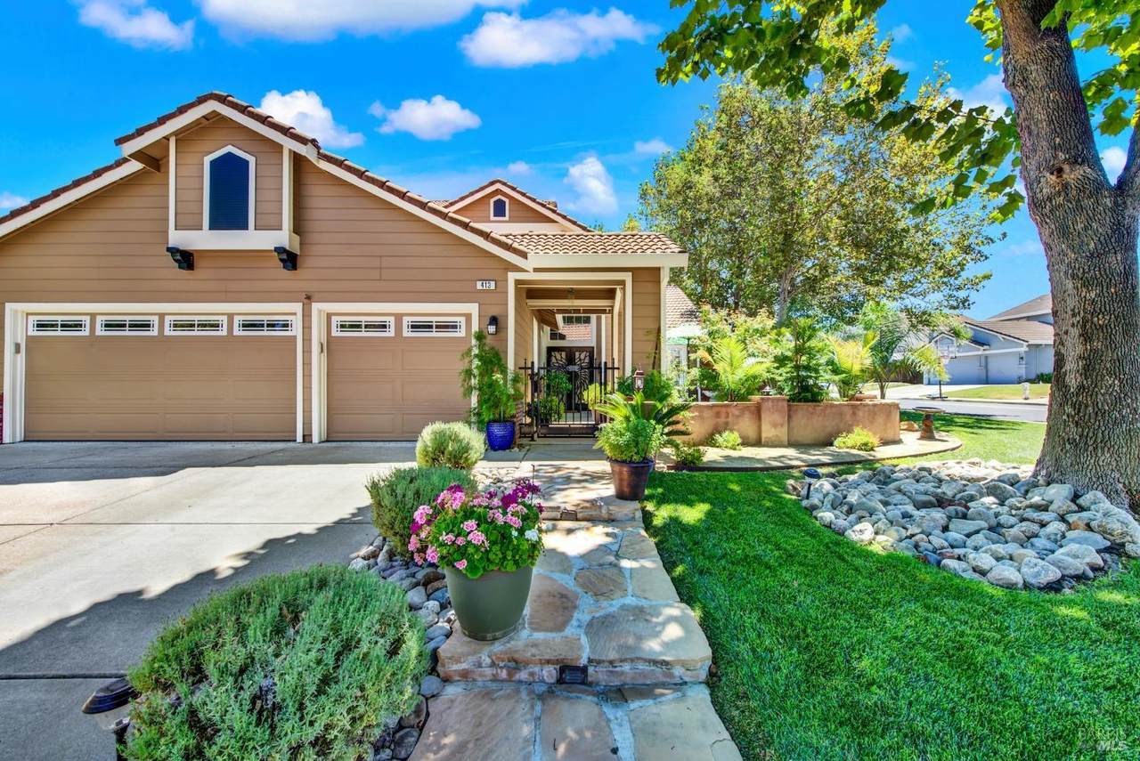 413 Crownpointe Circle - Photo 1
