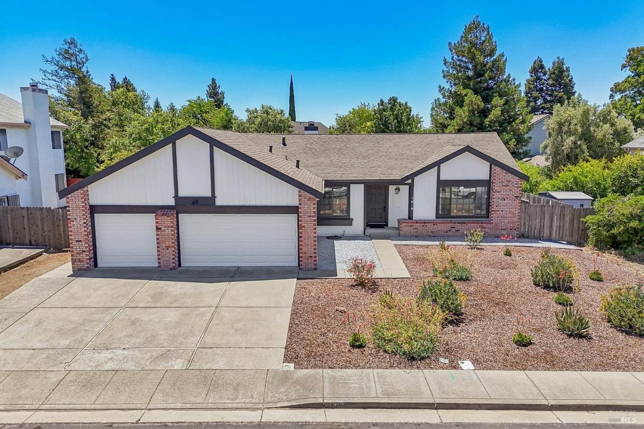 1019 Linden Avenue - Photo 1