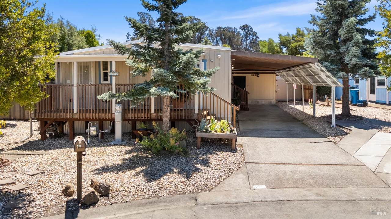136 Ann Court - Photo 1