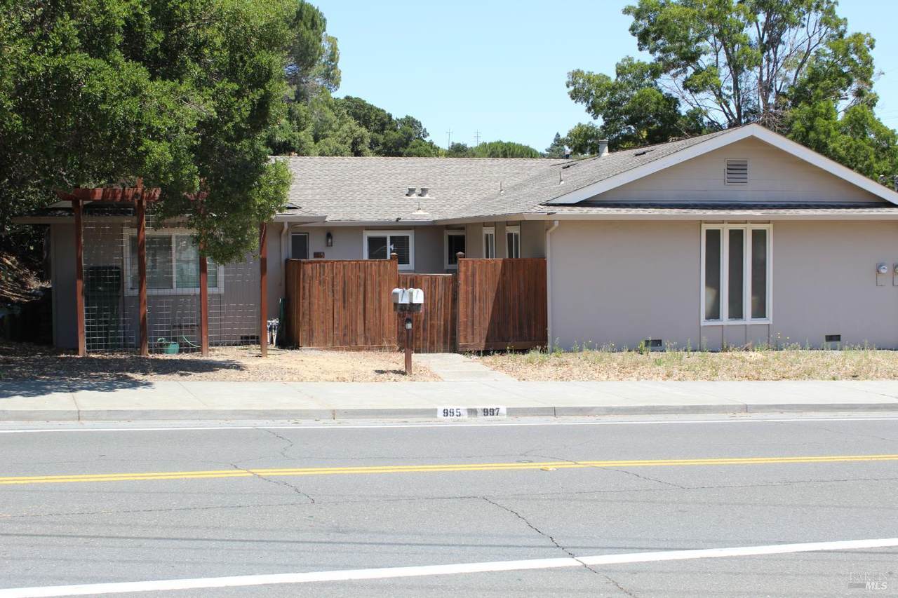 995 Sunset Parkway - Photo 1