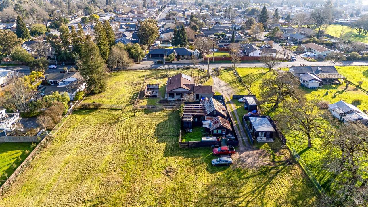 985 Gumview Road - Photo 1