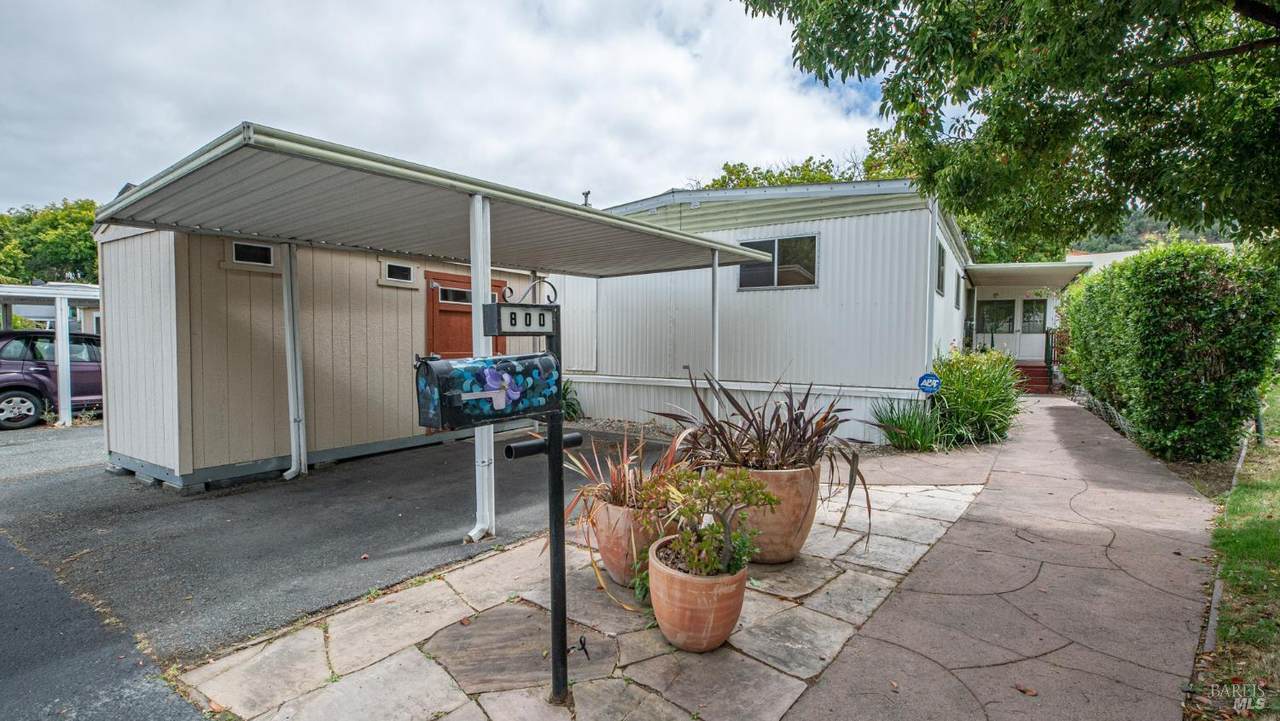 800 Las Palmas Avenue - Photo 1