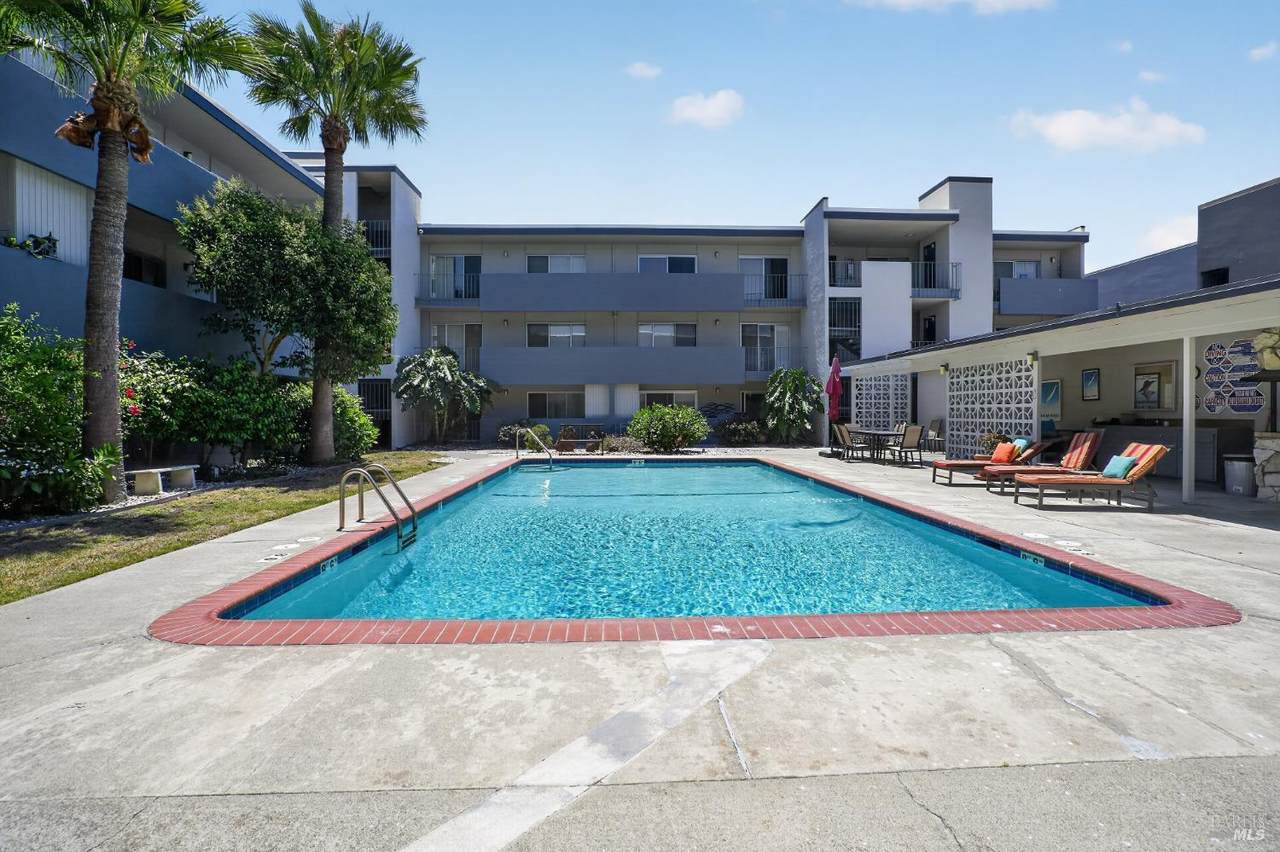 301 Broadway - Photo 1