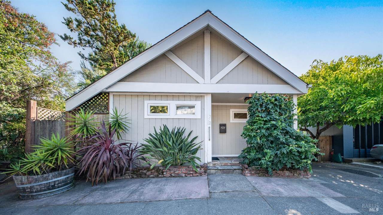 727 Sir Francis Drake Boulevard - Photo 1