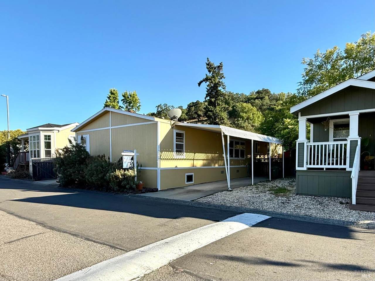 57 Yosemite Road - Photo 1