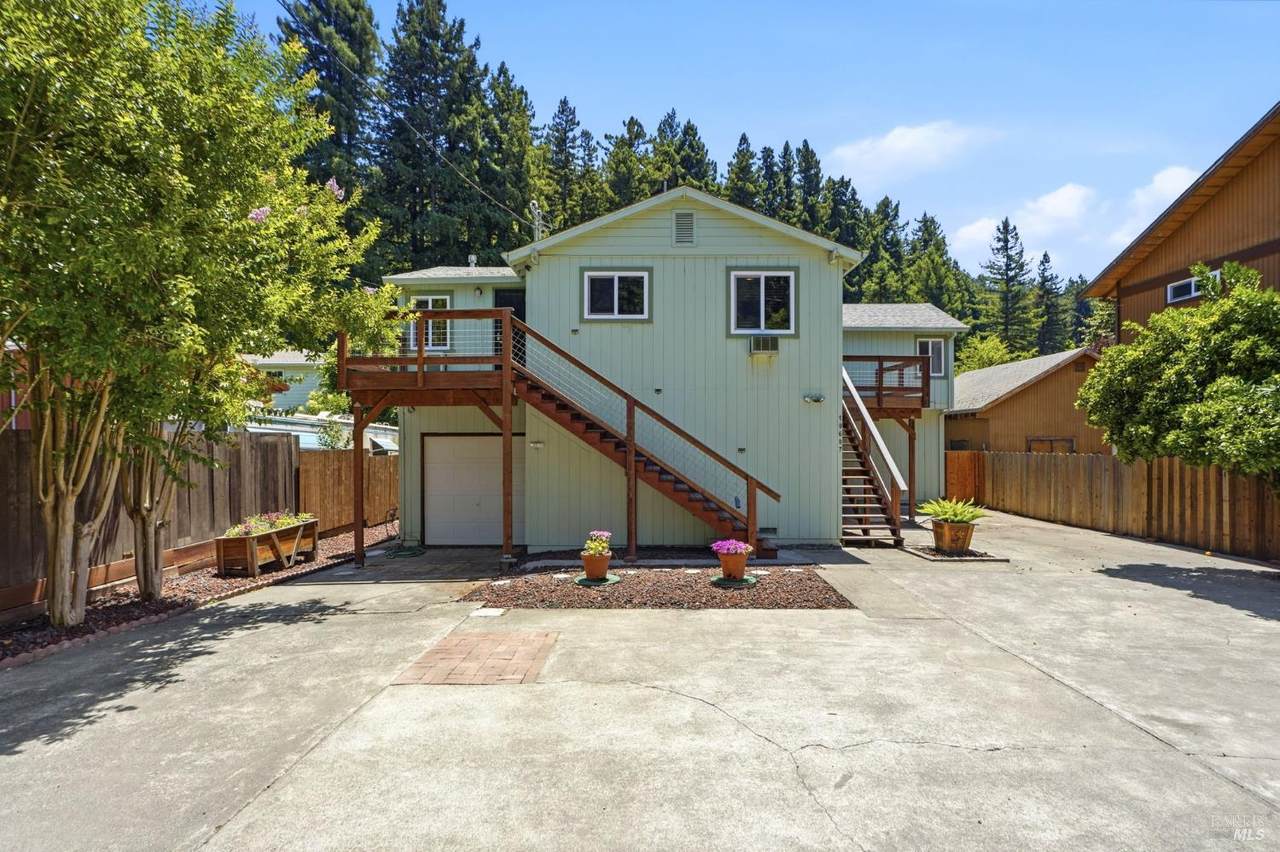 10607 River Road - Photo 1