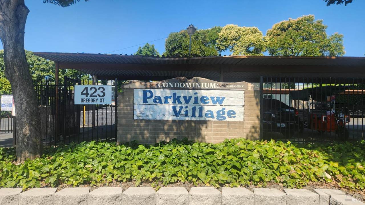 1625 Park Lane - Photo 1