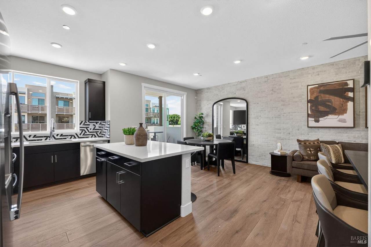 1202 Pegasus Common - Photo 1