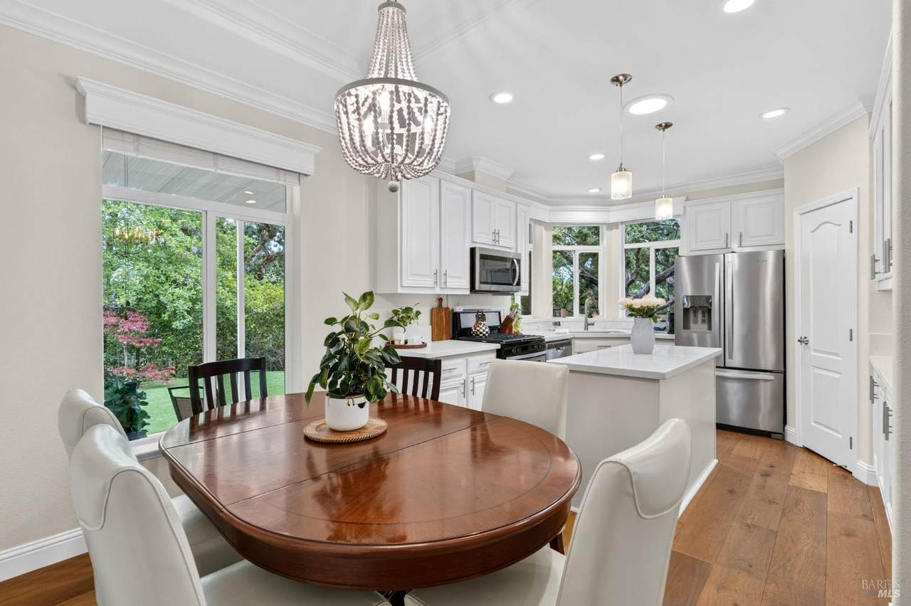 https://bt-photos.global.ssl.fastly.net/bareis/1280_boomver_2_91380879-2.jpg