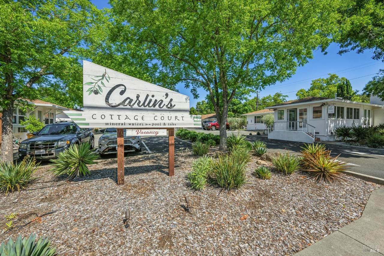 1623 Lake Street - Photo 1
