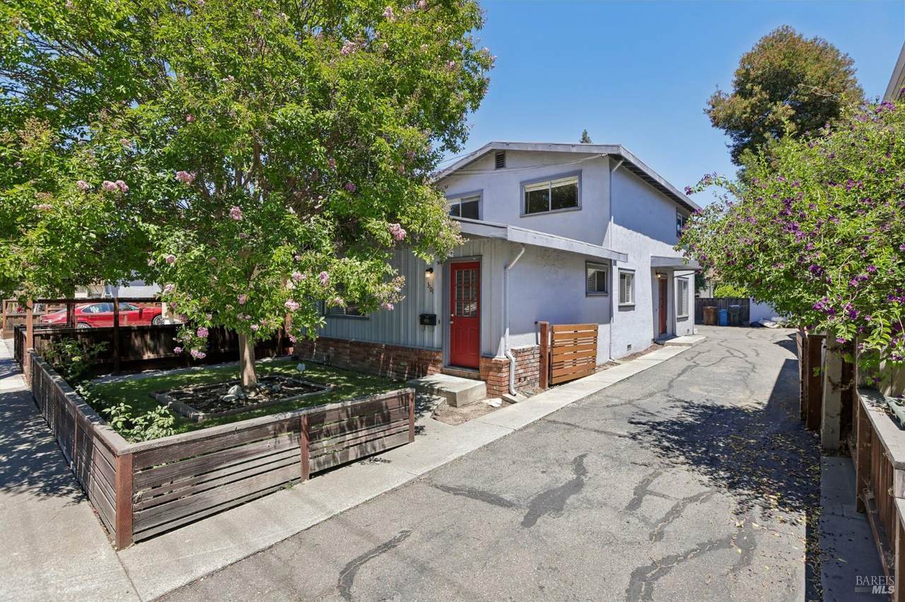 3121 Alhambra Avenue - Photo 1