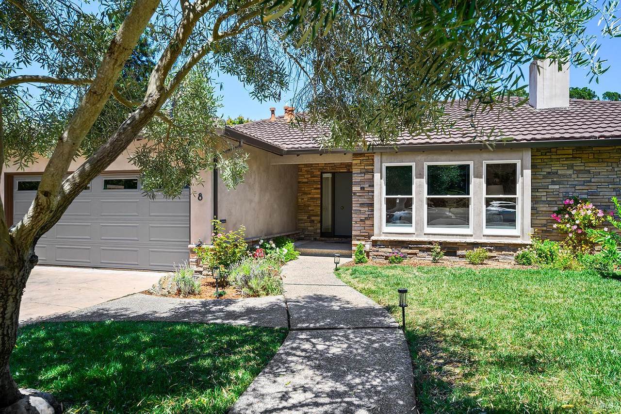 8 Harding Drive - Photo 1