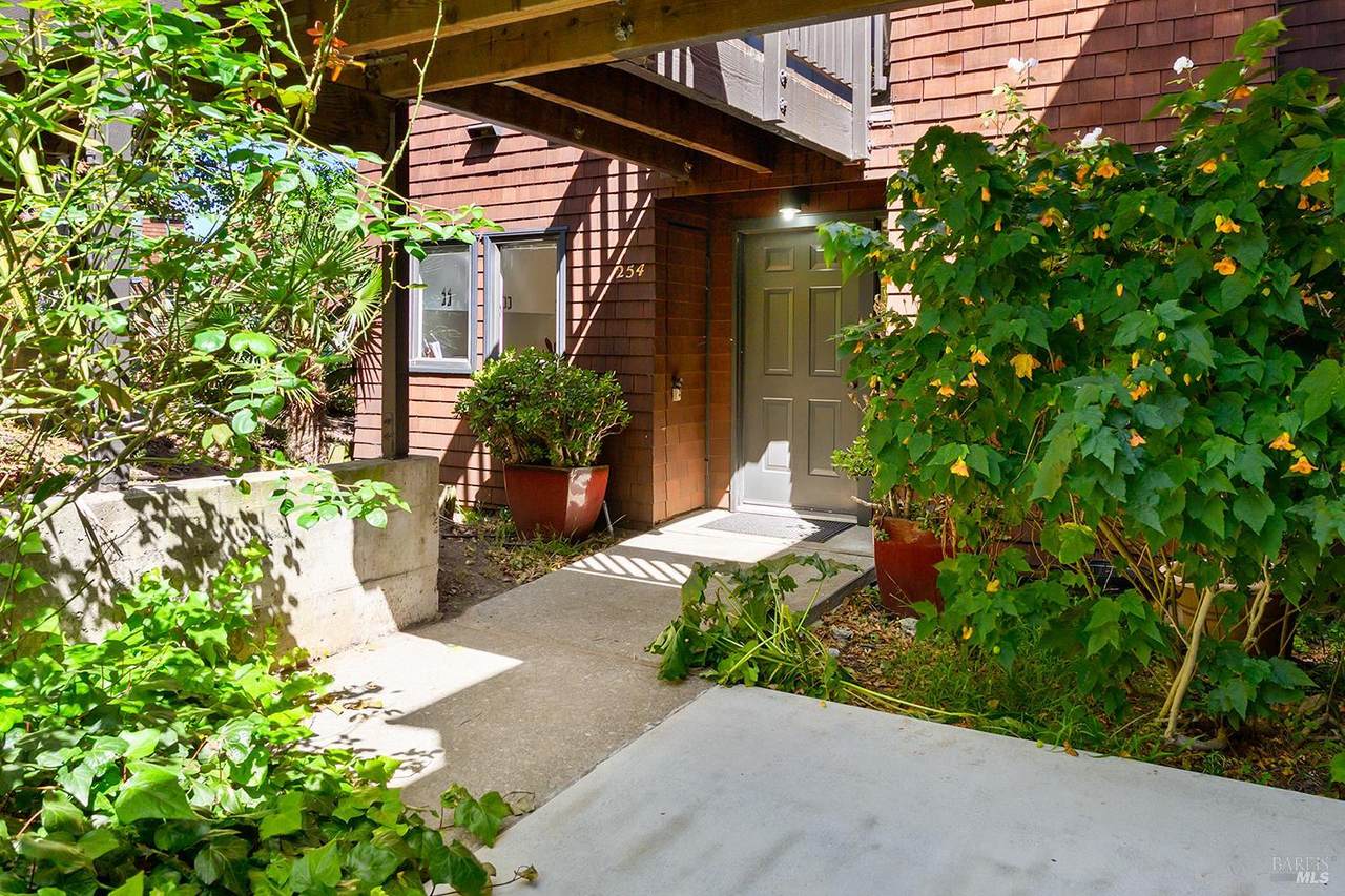 254 Headlands Court - Photo 1