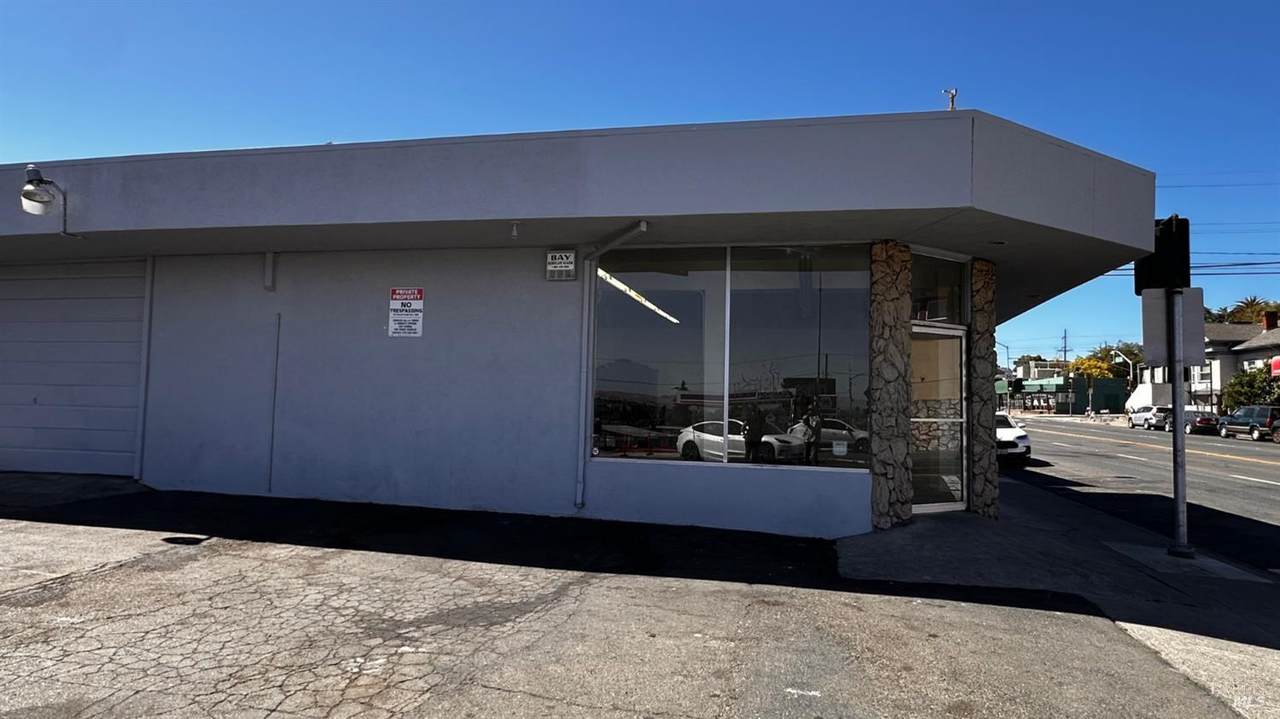 2430 Sonoma Boulevard - Photo 1