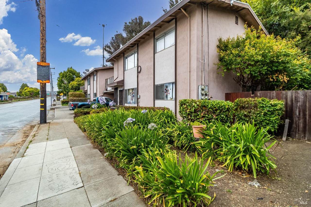 450 44th Street - Photo 1