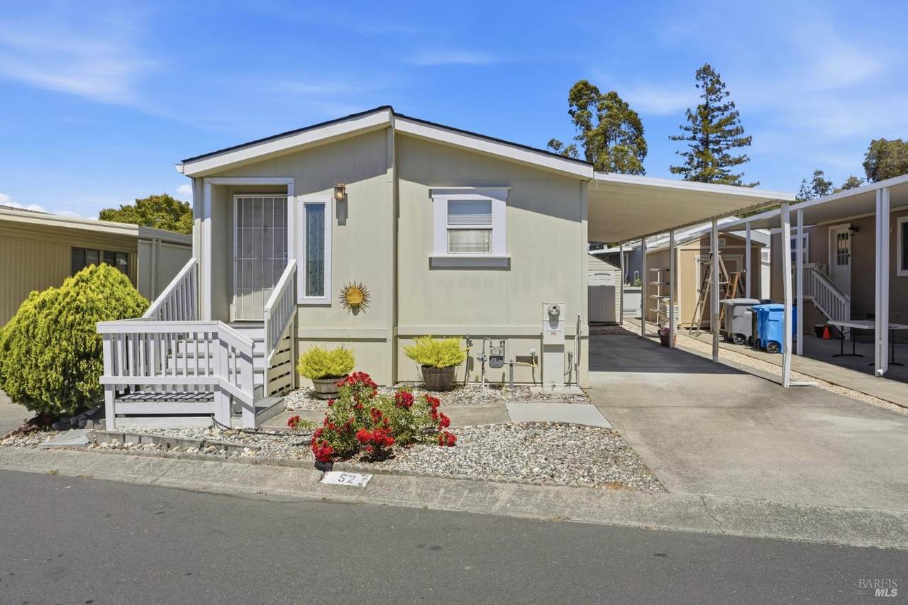 52 Oriole Way - Photo 1