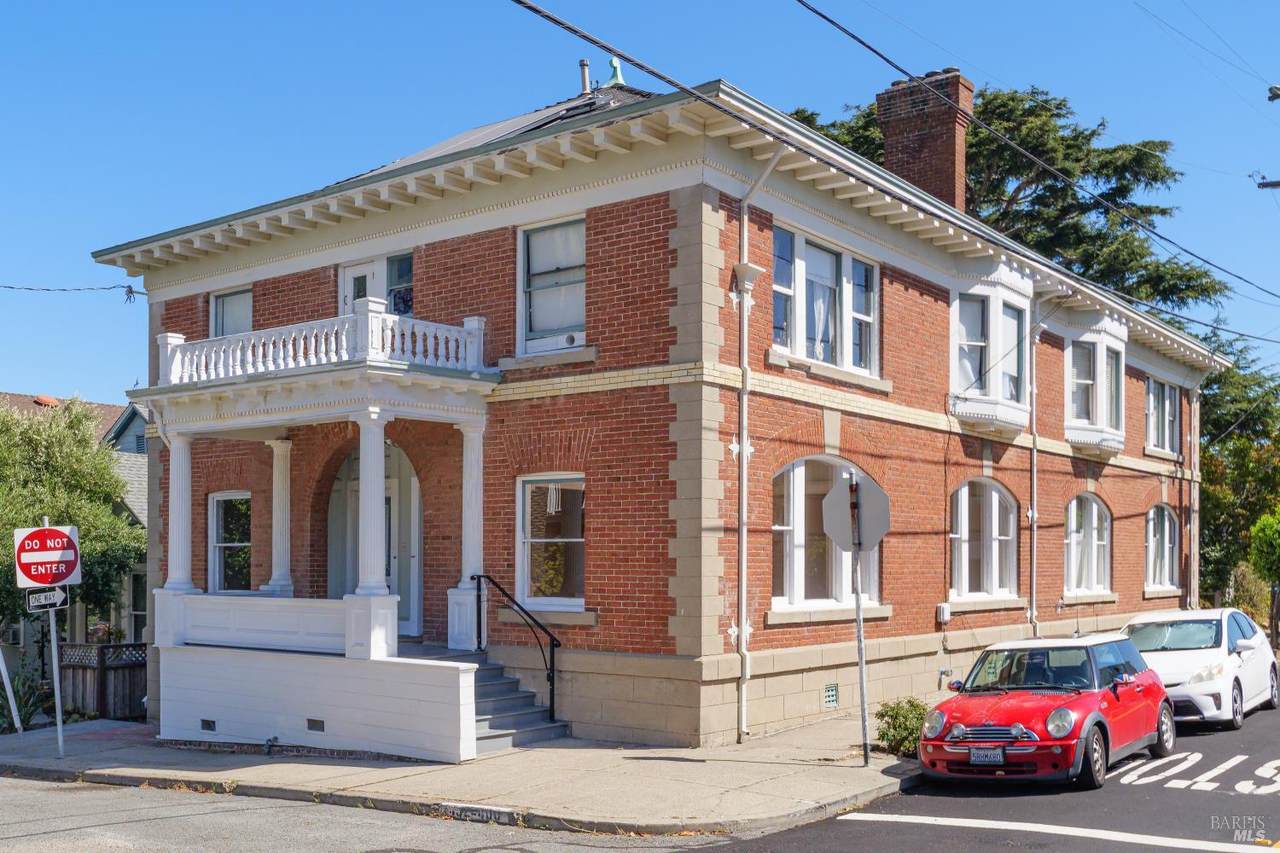 400 Richmond Avenue - Photo 1