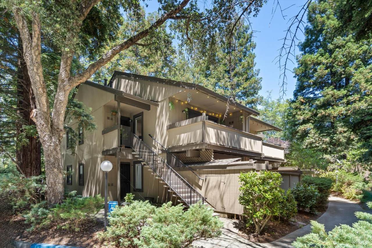 107 Nicholas Court - Photo 1