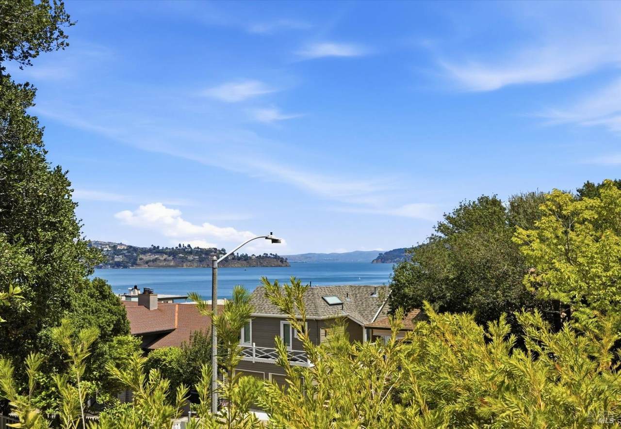 5 Sausalito Boulevard - Photo 1