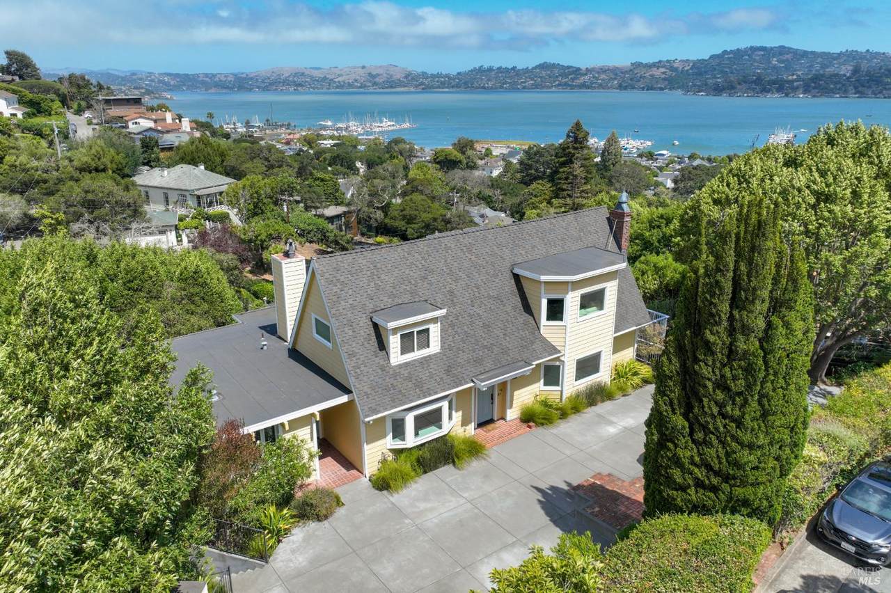 112 Glen Drive - Photo 1