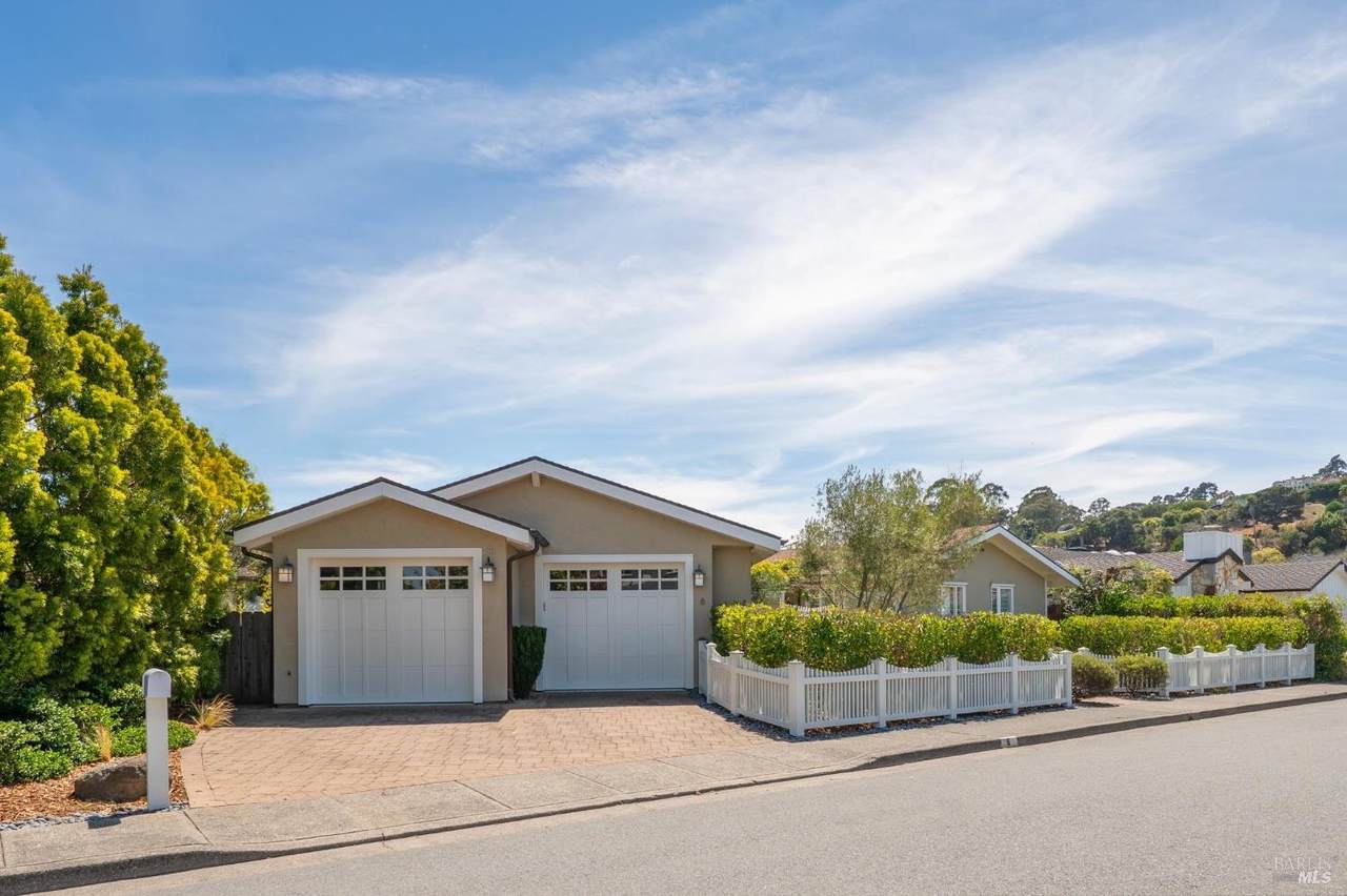 8 Saba Lane - Photo 1