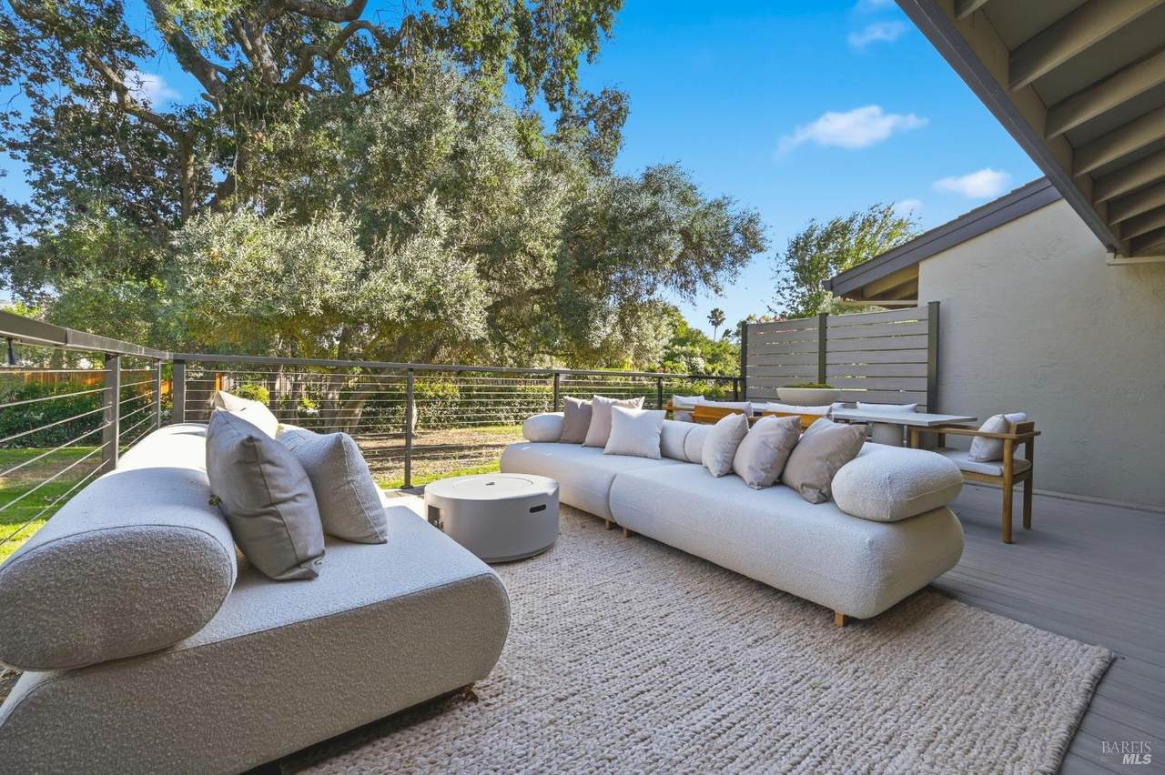 114 Vineyard Circle - Photo 1