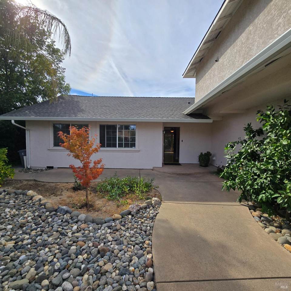 480 Meadowview Drive - Photo 1