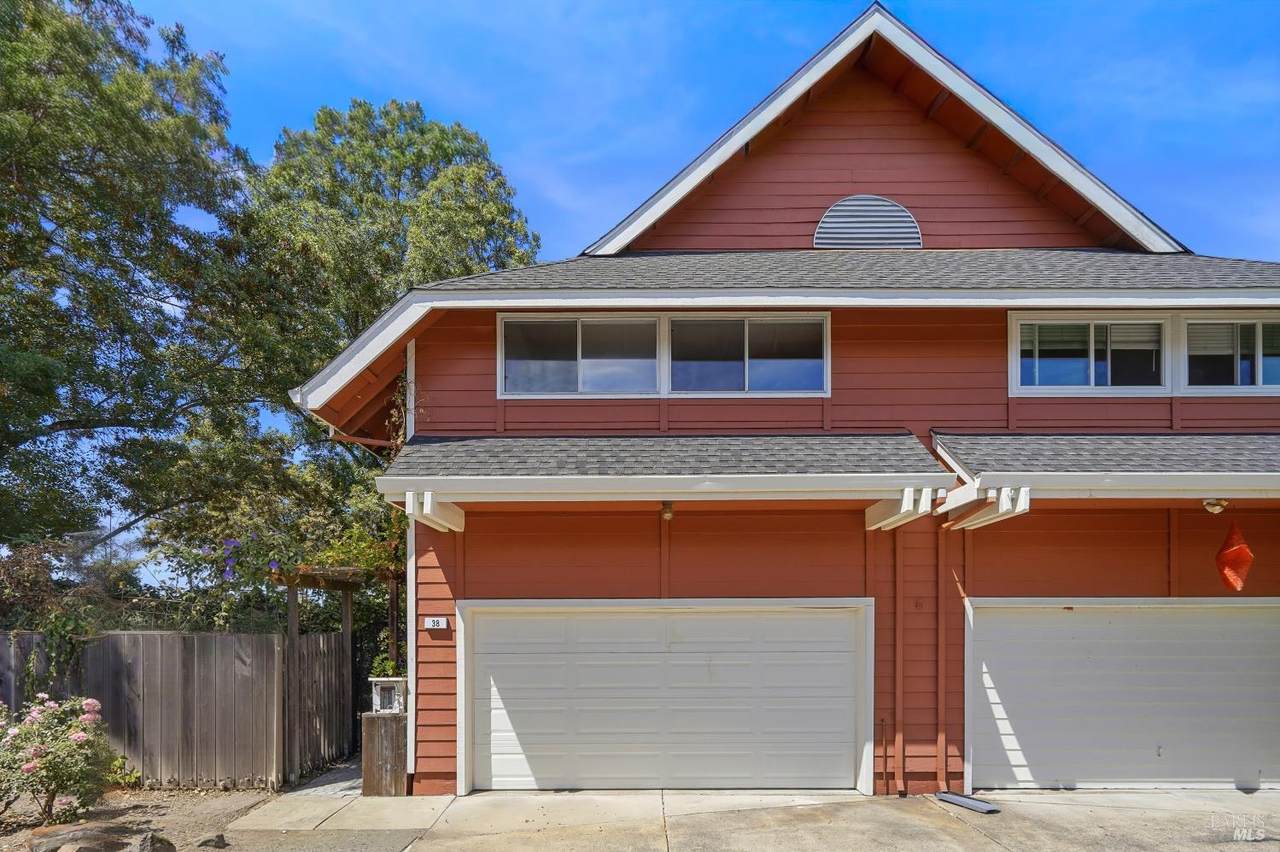 38 Meadowbrook Court - Photo 1