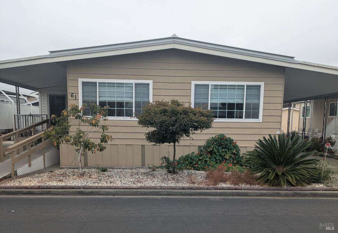61 Somerset Drive - Photo 1