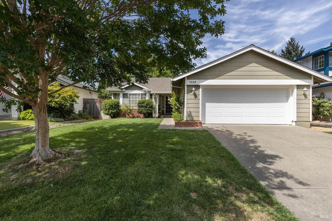 1029 Hampshire Lane - Photo 1