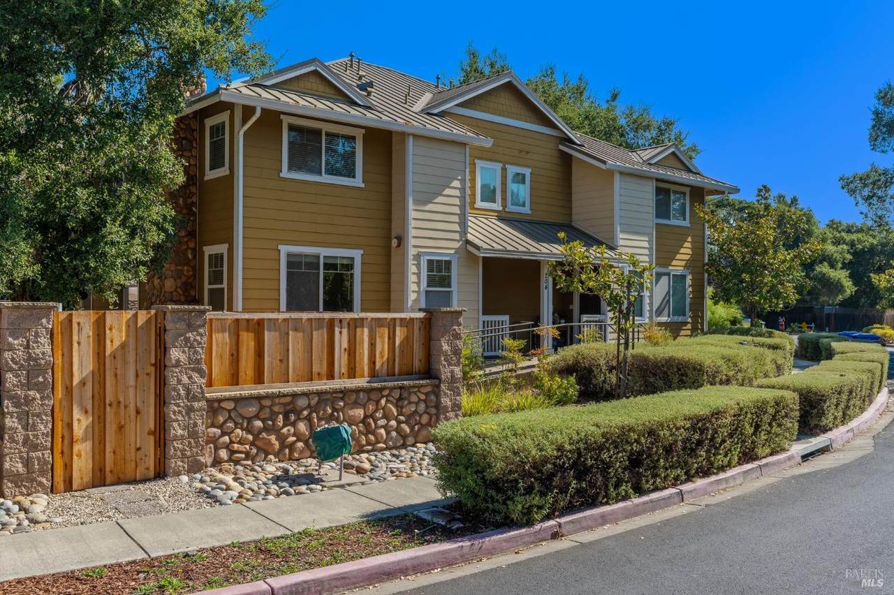 204 Rosebud Lane - Photo 1
