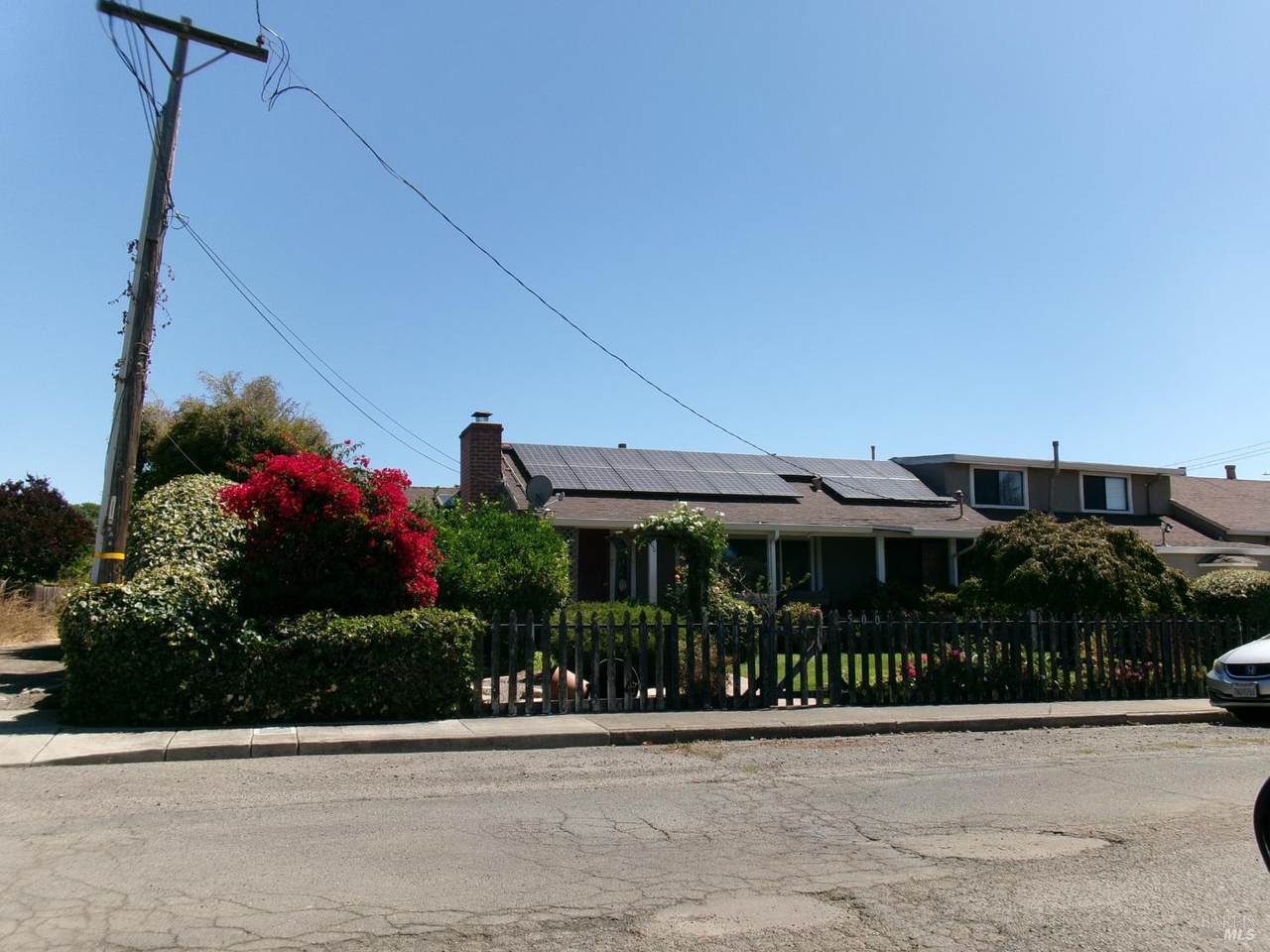 500 Calaveras Street - Photo 1