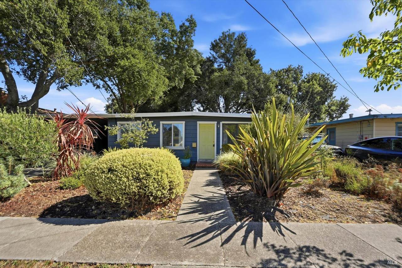 736 Brigham Avenue - Photo 1