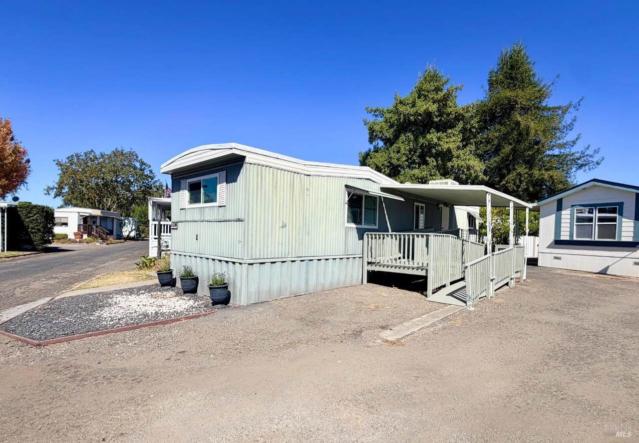 5756 Lois Avenue - Photo 1
