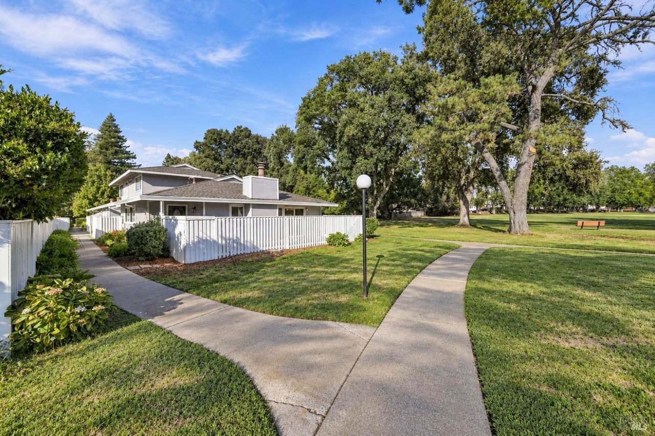 56 Belvedere Court - Photo 1