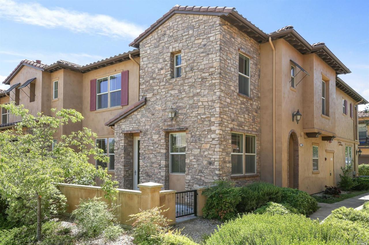 160 Healdsburg Avenue - Photo 1