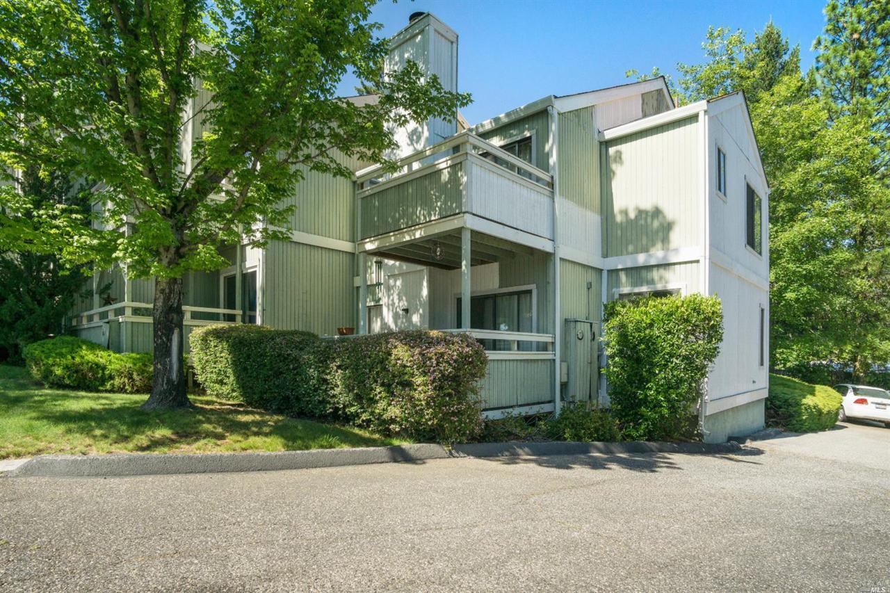 107 Comstock Court - Photo 1