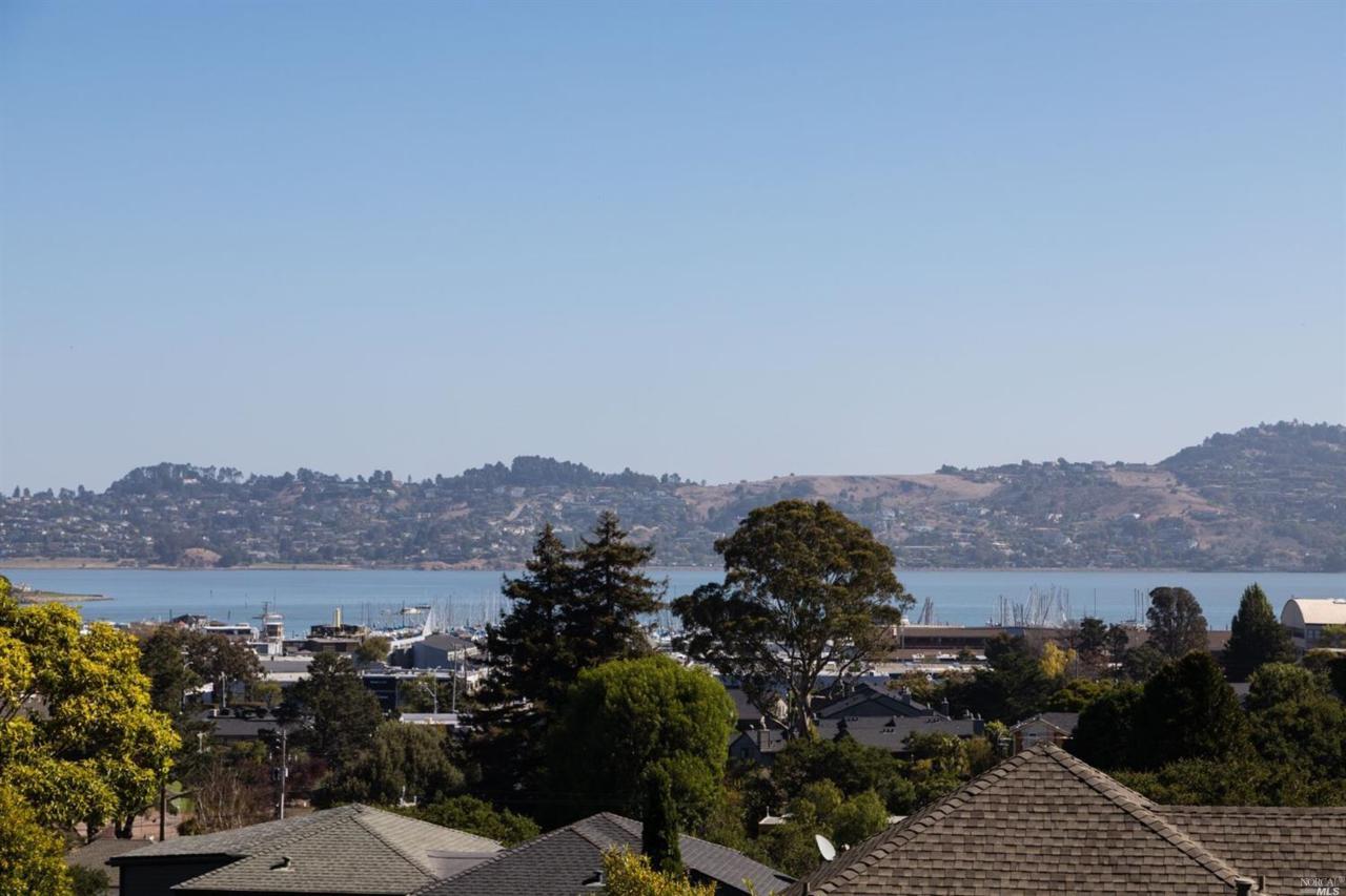 808 Butte Street - Photo 1