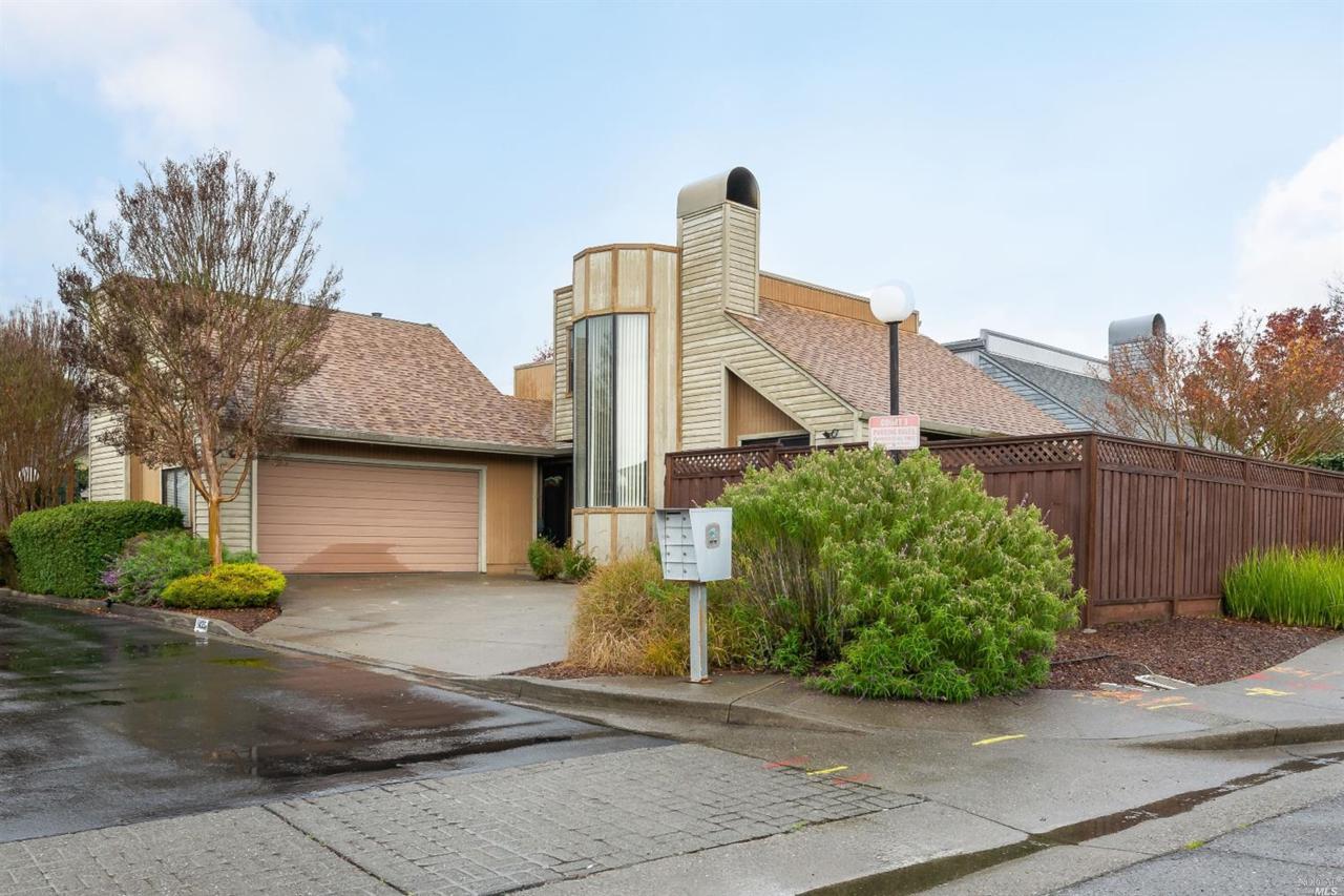 1435 Capri Avenue - Photo 1