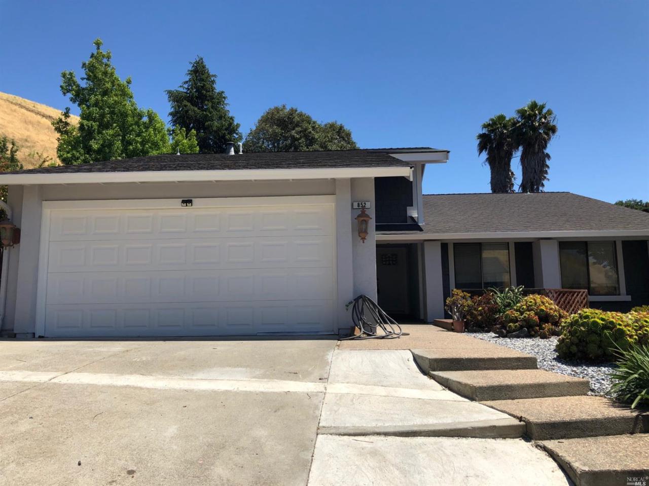 852 Rose Drive - Photo 1