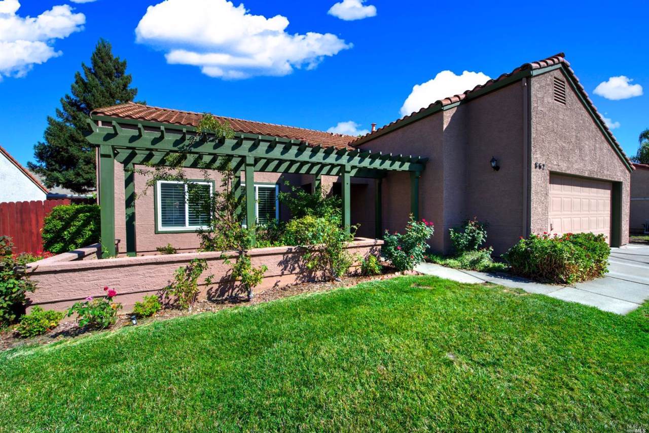 862 Arabian Circle - Photo 1