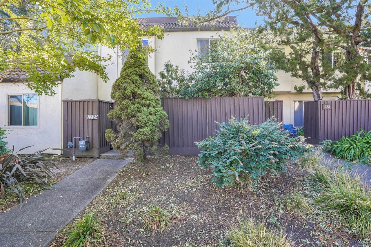 1729 Las Pravadas Court - Photo 1