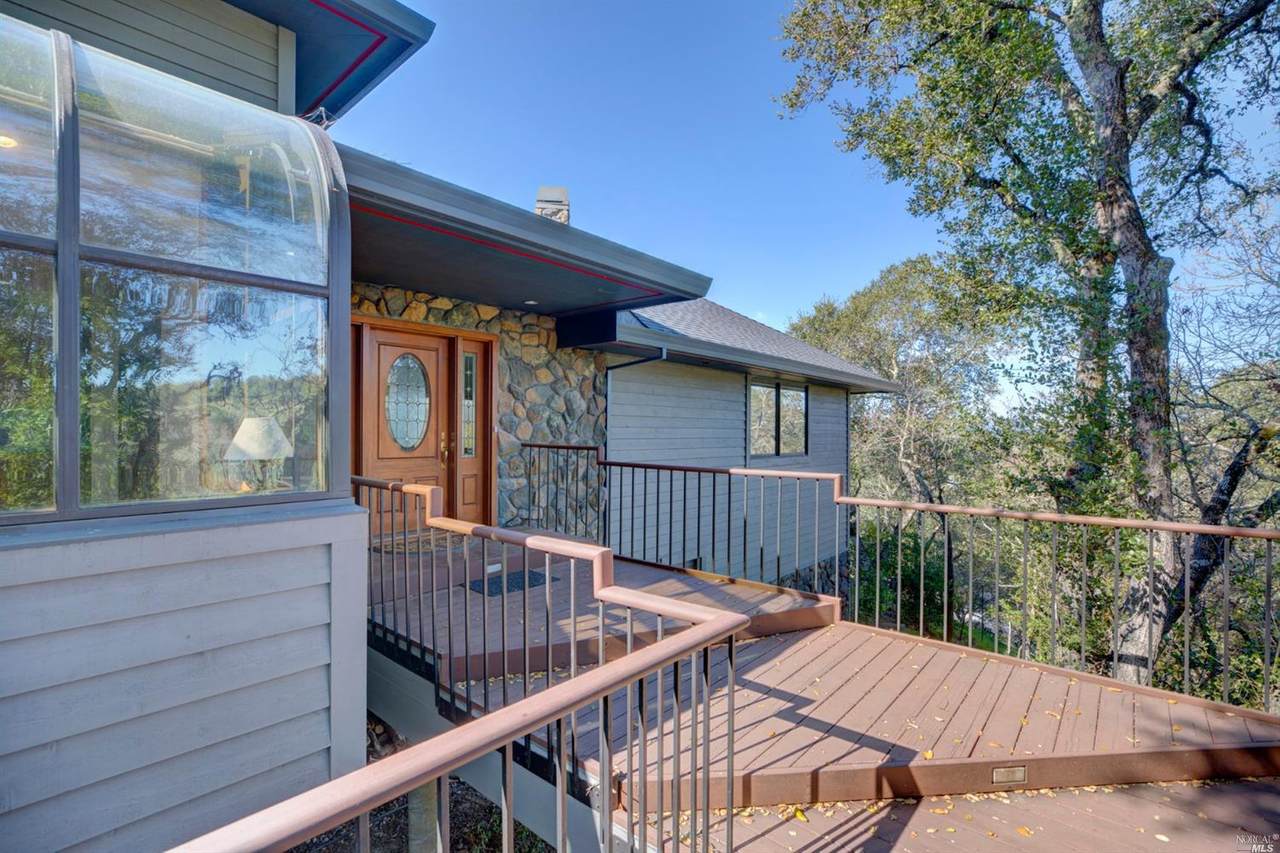 1131 Sunnyside Drive - Photo 1