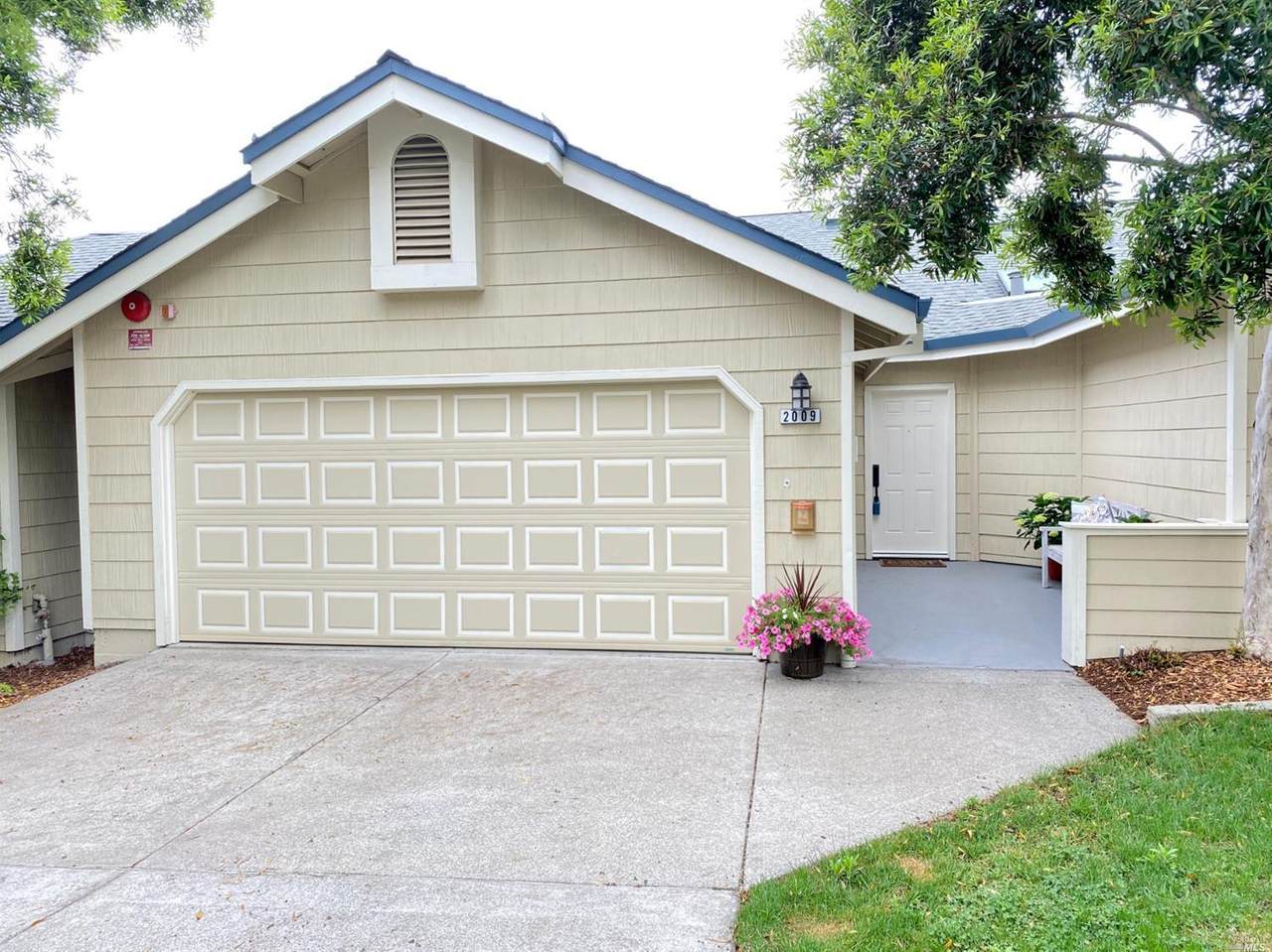 2009 Stonefield Lane - Photo 1 2009 Stonefield Lane - Photo 1
