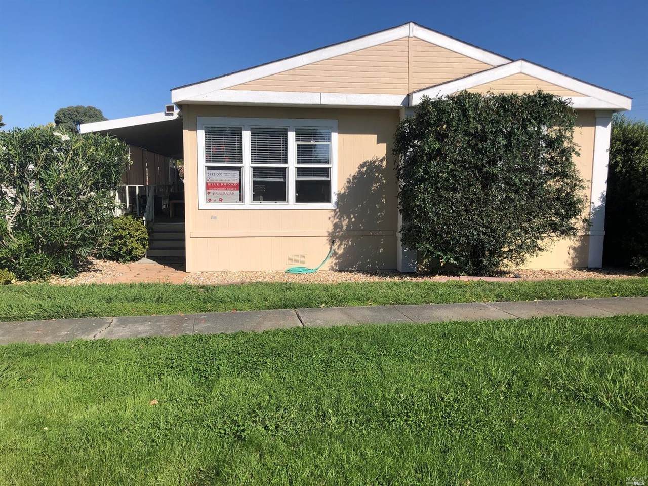 612 El Arroyo Place - Photo 1