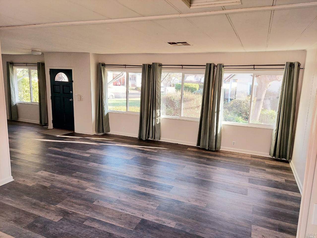 211 Arboleda Drive - Photo 1