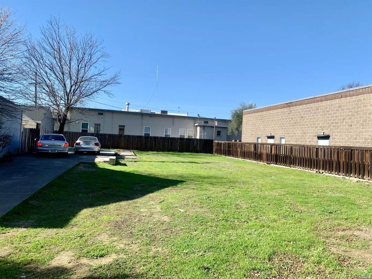 533 Jefferson Street - Photo 1
