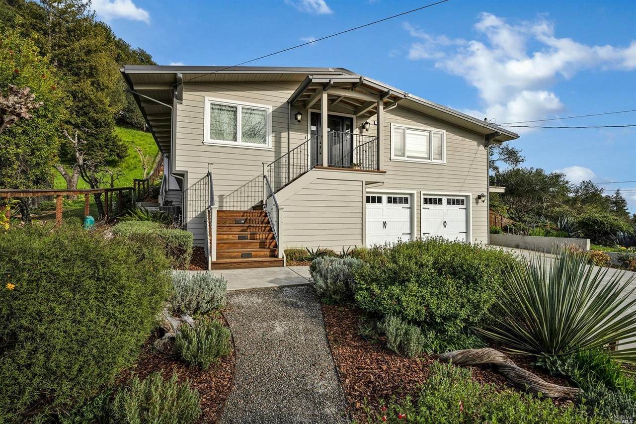 810 Benjamin Way - Photo 1