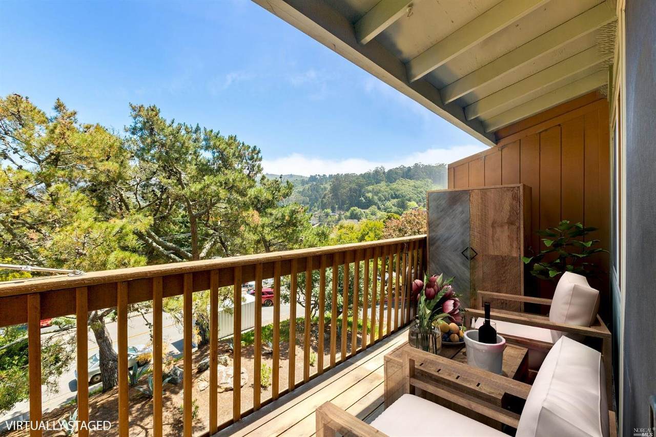 747 Drake Avenue - Photo 1
