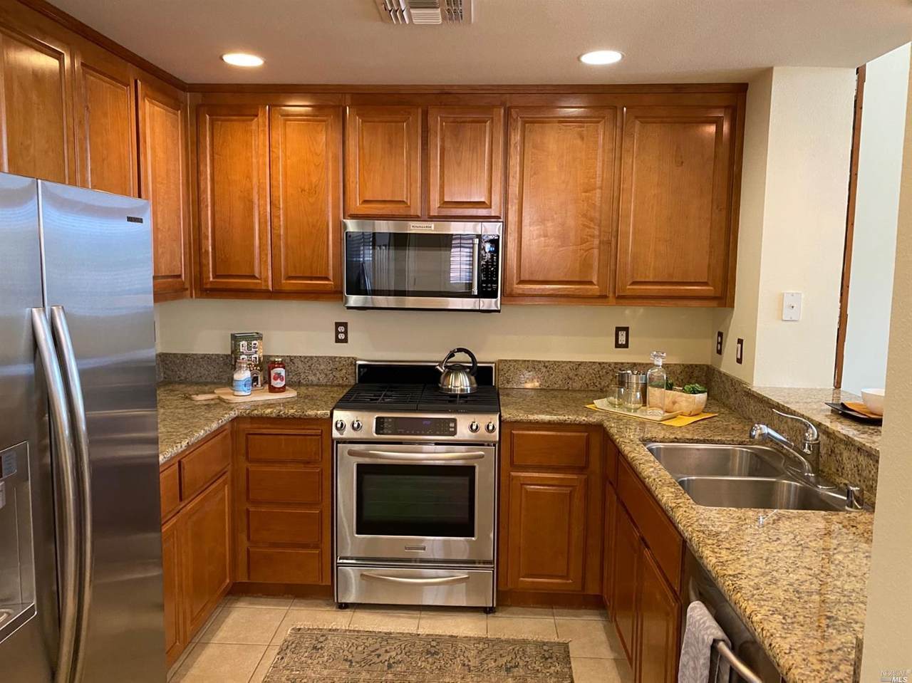 2240 Chanate - Photo 1